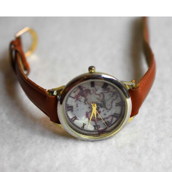 Accutime World Map Brown Leather 8.5" Band New Battery Unisex Watch - Picture 2 of 5